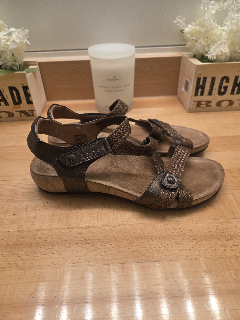 Taos Trulie Woven Leather Sandals Bronze Women's Size EU 42